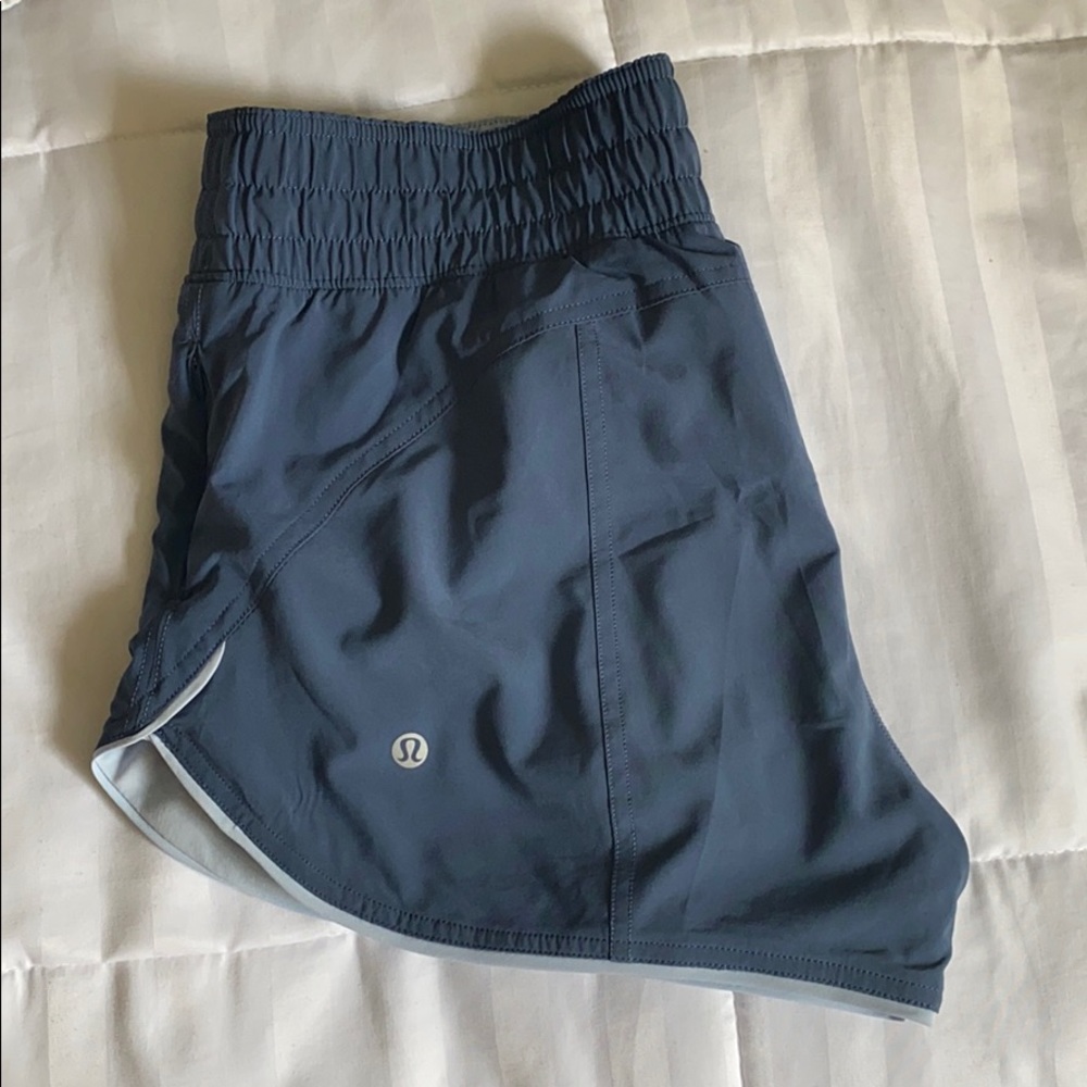 NWOT Lululemon Choose a Side Short